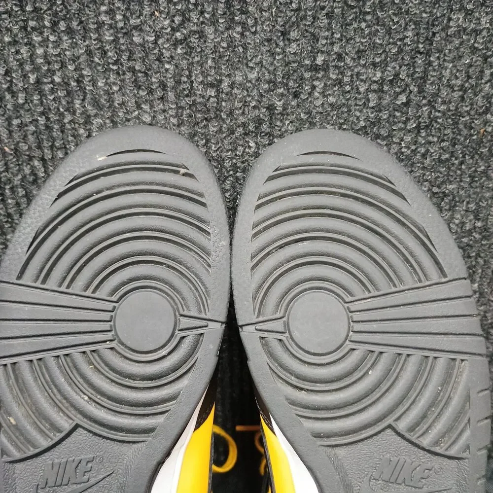 Nike Reverse Goldenrod DD1399-700 Size 10 Mens Used No Box
